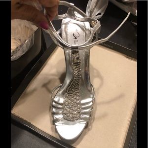 La Sonia High heel shoes .In original box! 8 1/2.